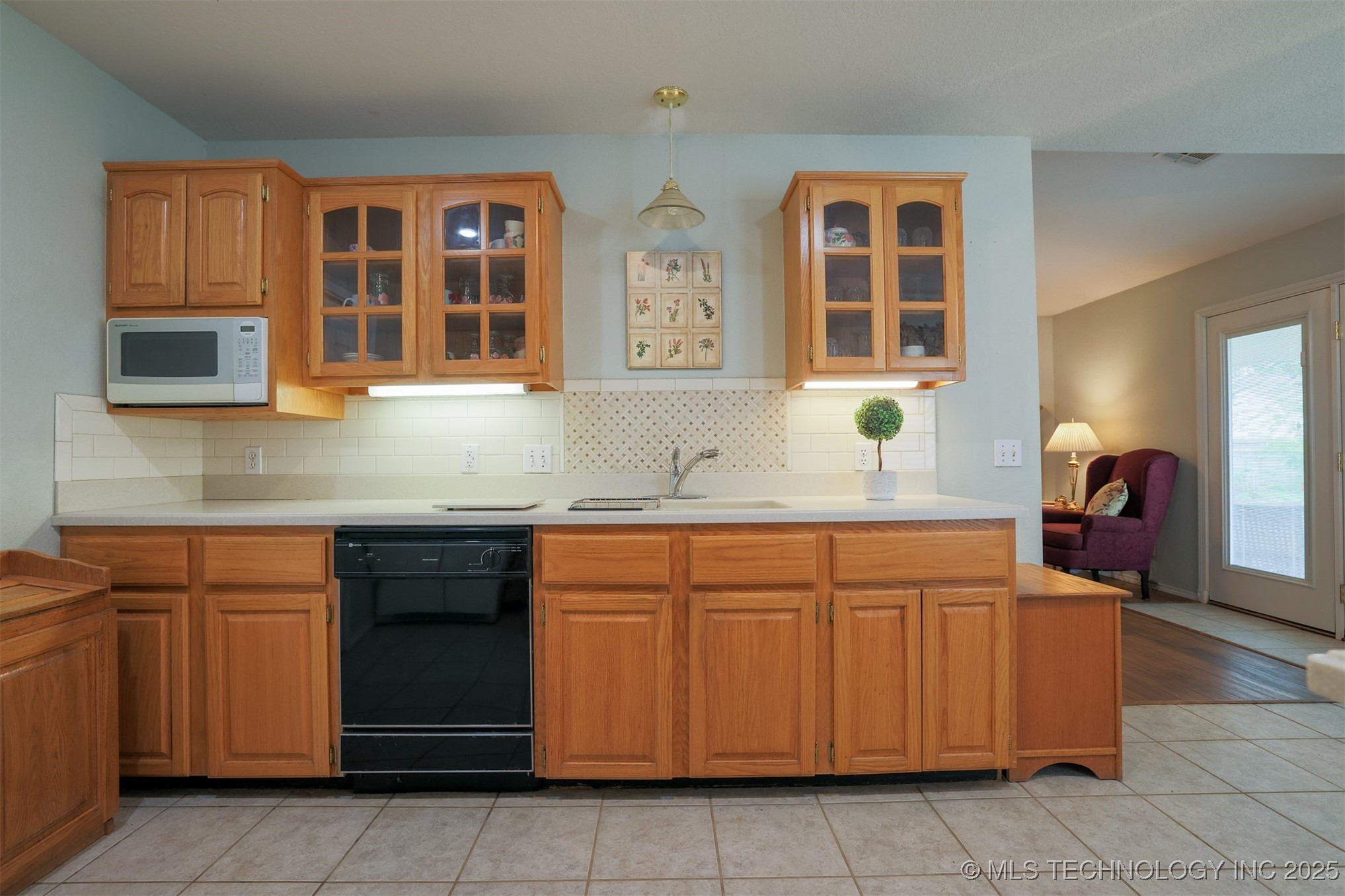 2403 S Maywood Drive Property Photo 2