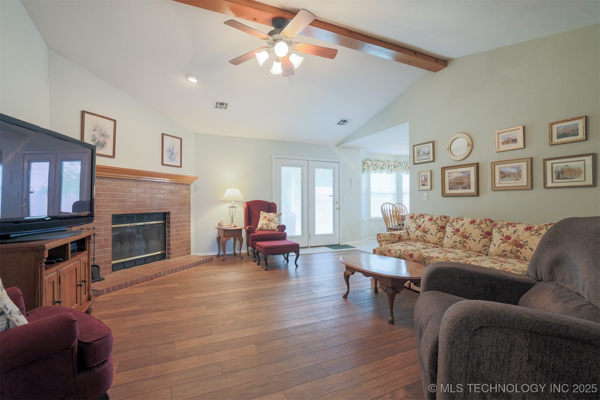 2403 S Maywood Drive Property Photo 10