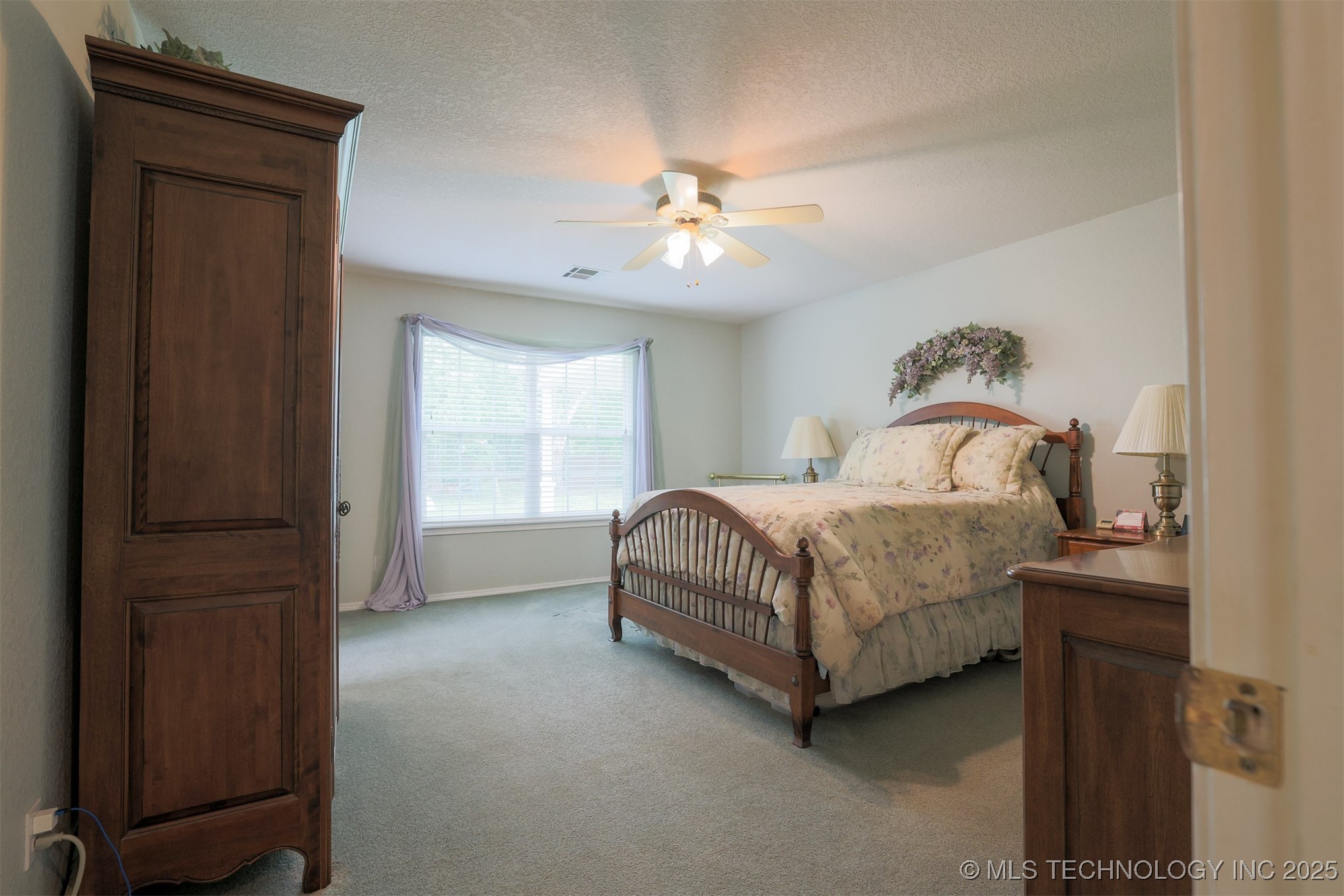 2403 S Maywood Drive Property Photo 14