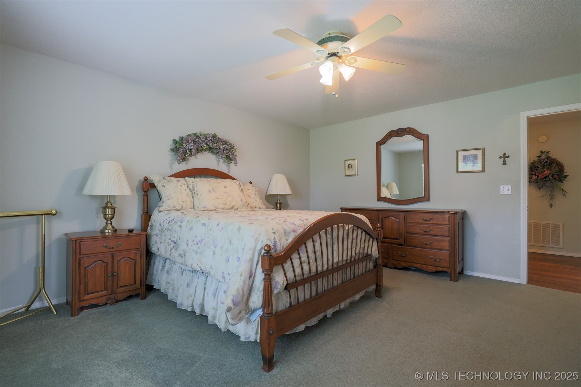 2403 S Maywood Drive Property Photo 15