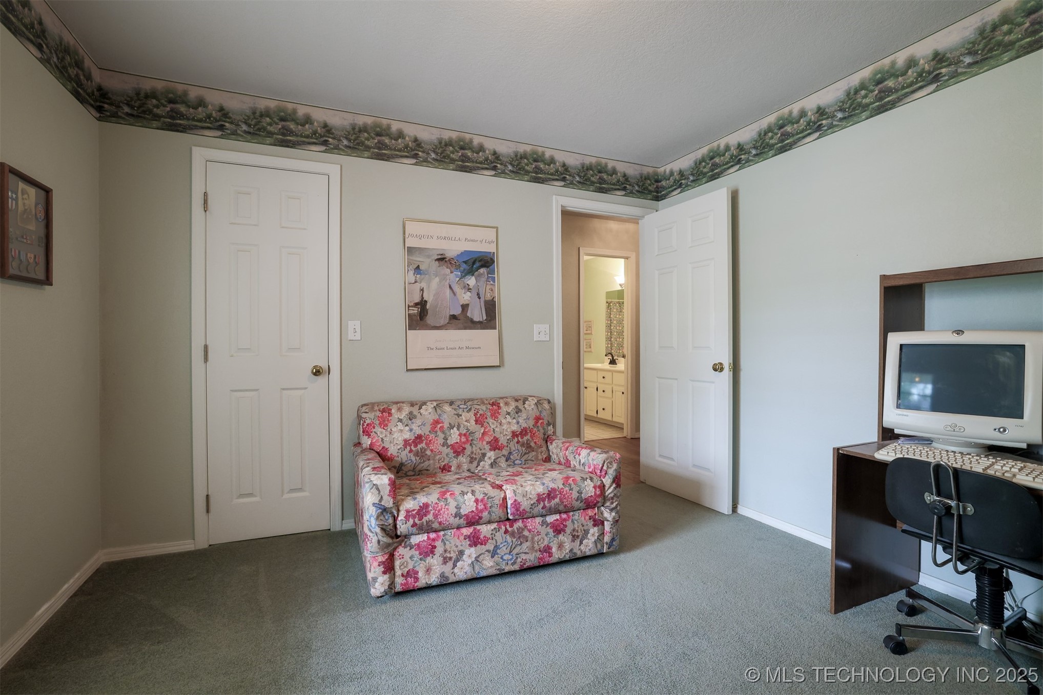 2403 S Maywood Drive Property Photo 17