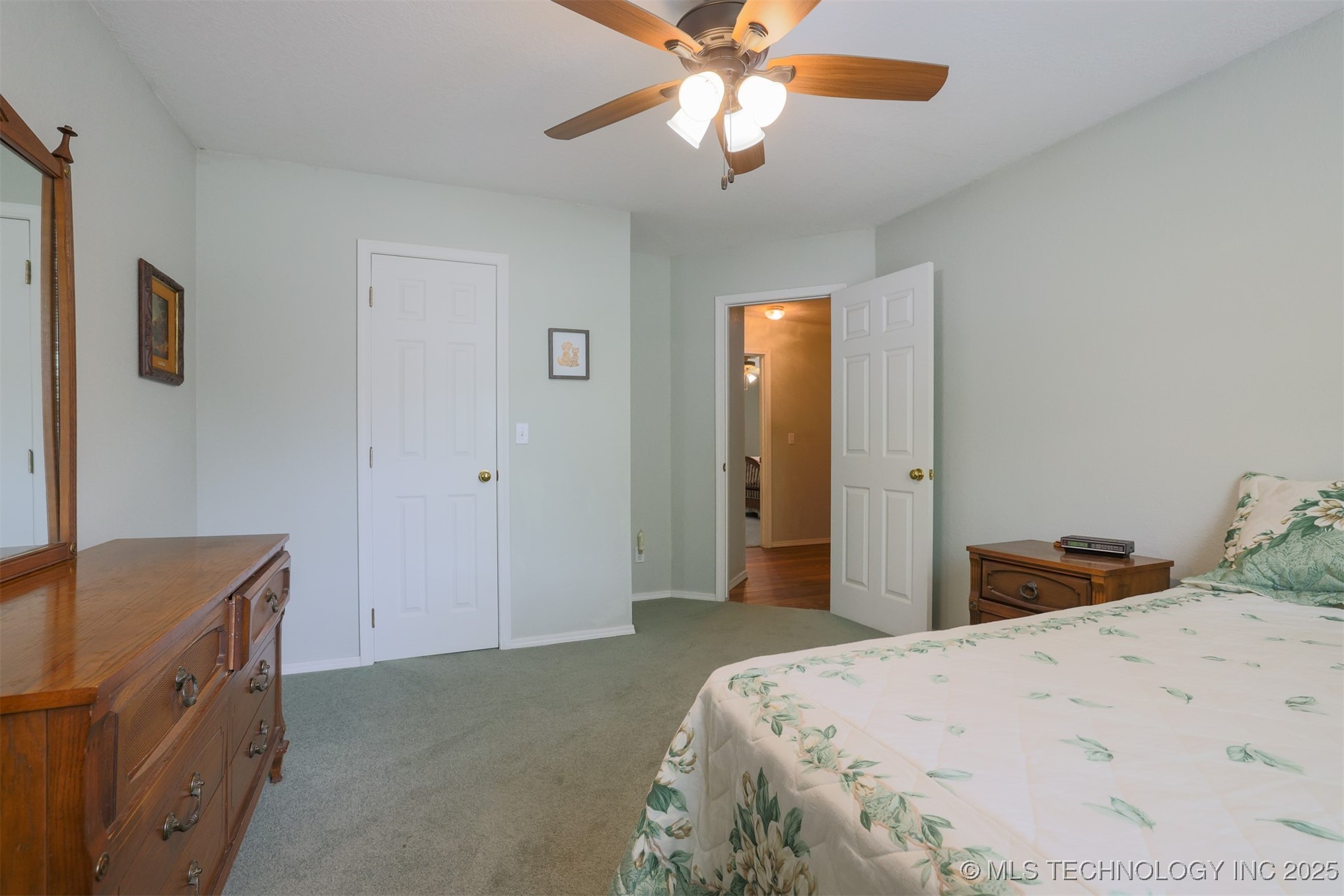 2403 S Maywood Drive Property Photo 19