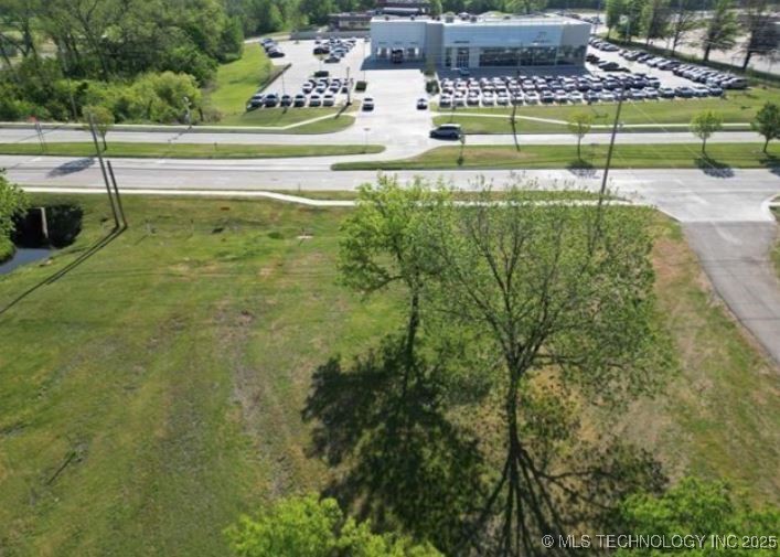 S Memorial Drive Property Photo 7