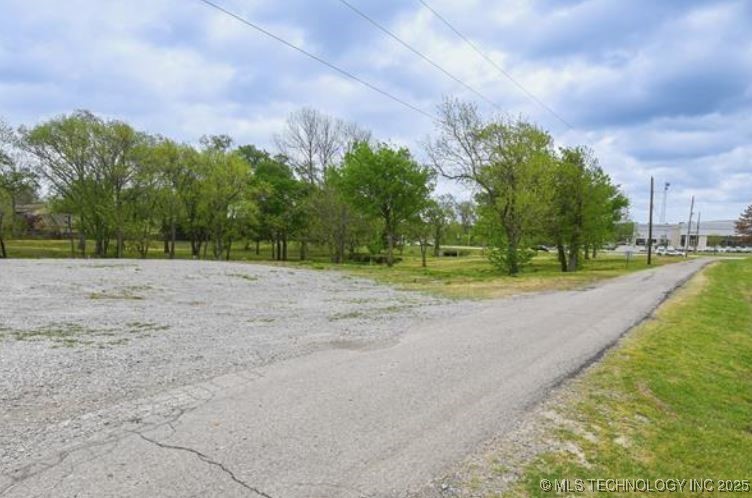 S Memorial Drive Property Photo 9