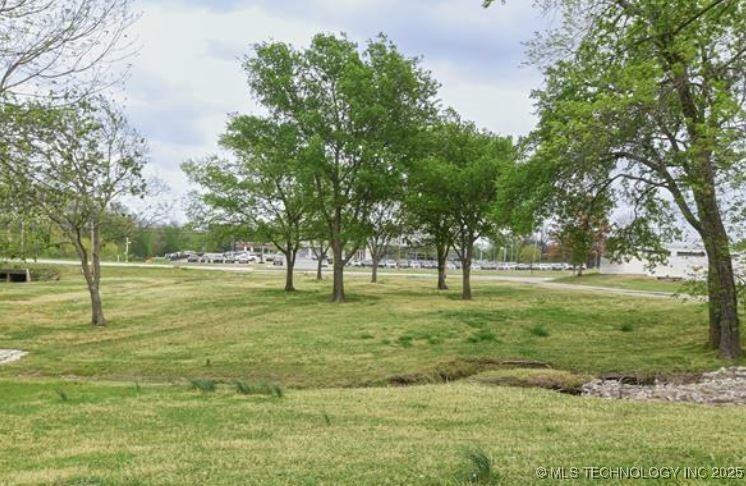 S Memorial Drive Property Photo 12
