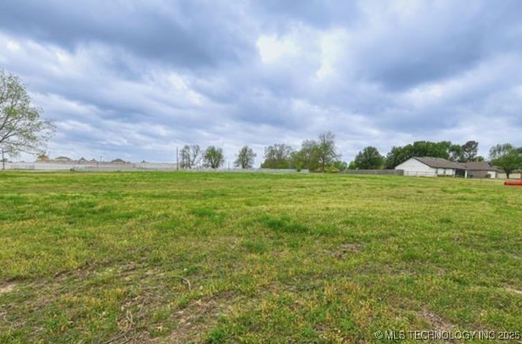 S Memorial Drive Property Photo 15