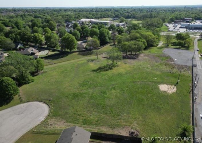 S Memorial Drive Property Photo 19