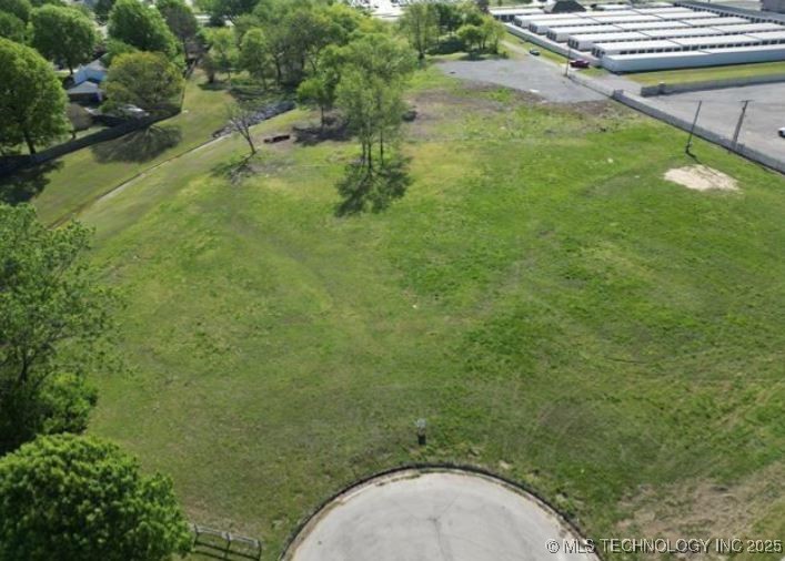 S Memorial Drive Property Photo 22