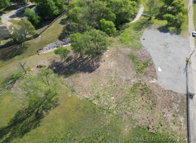 S Memorial Drive Property Photo 25