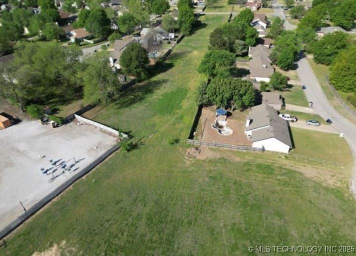 S Memorial Drive Property Photo 28