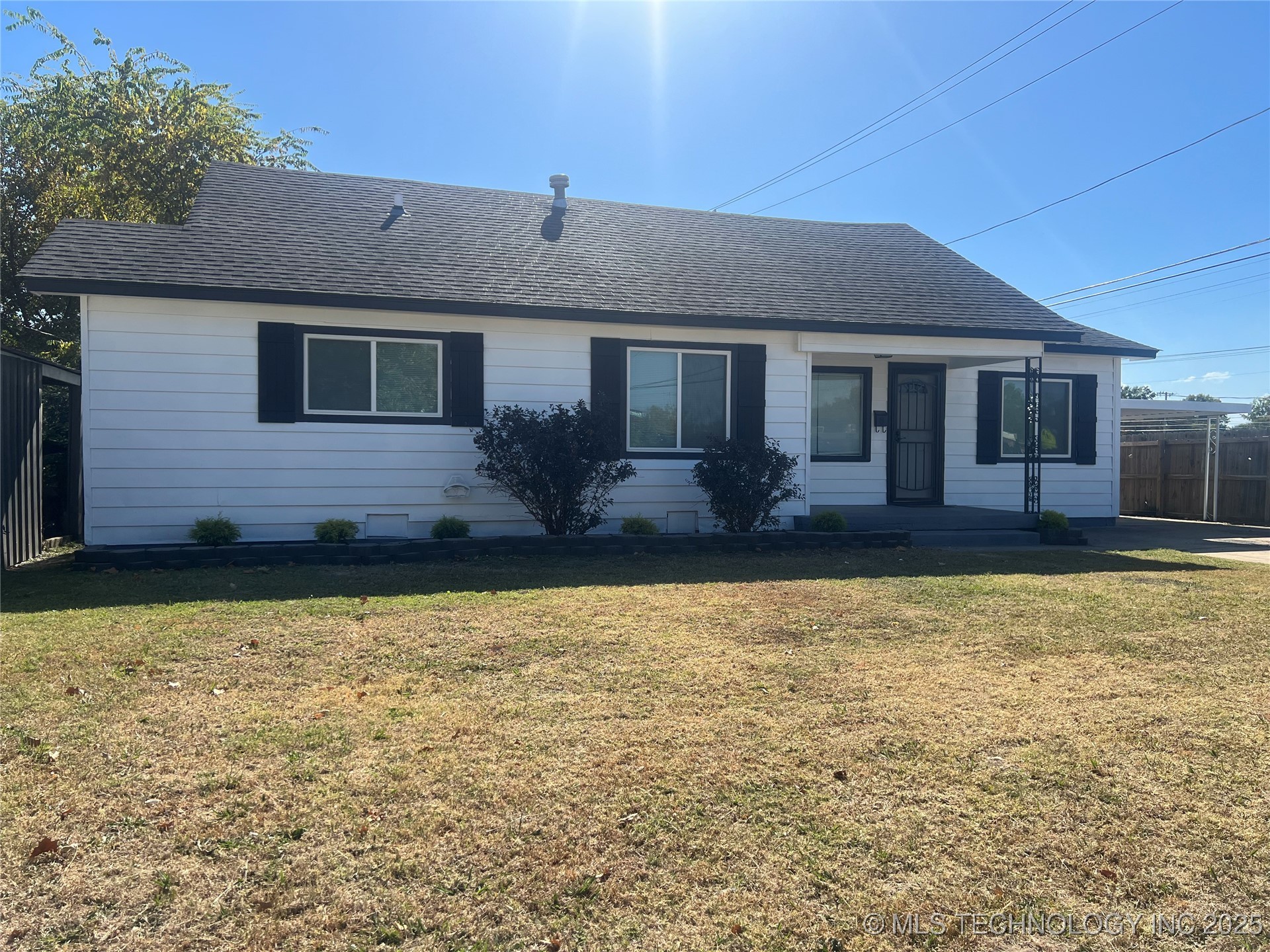 2309 Fredonia Property Photo