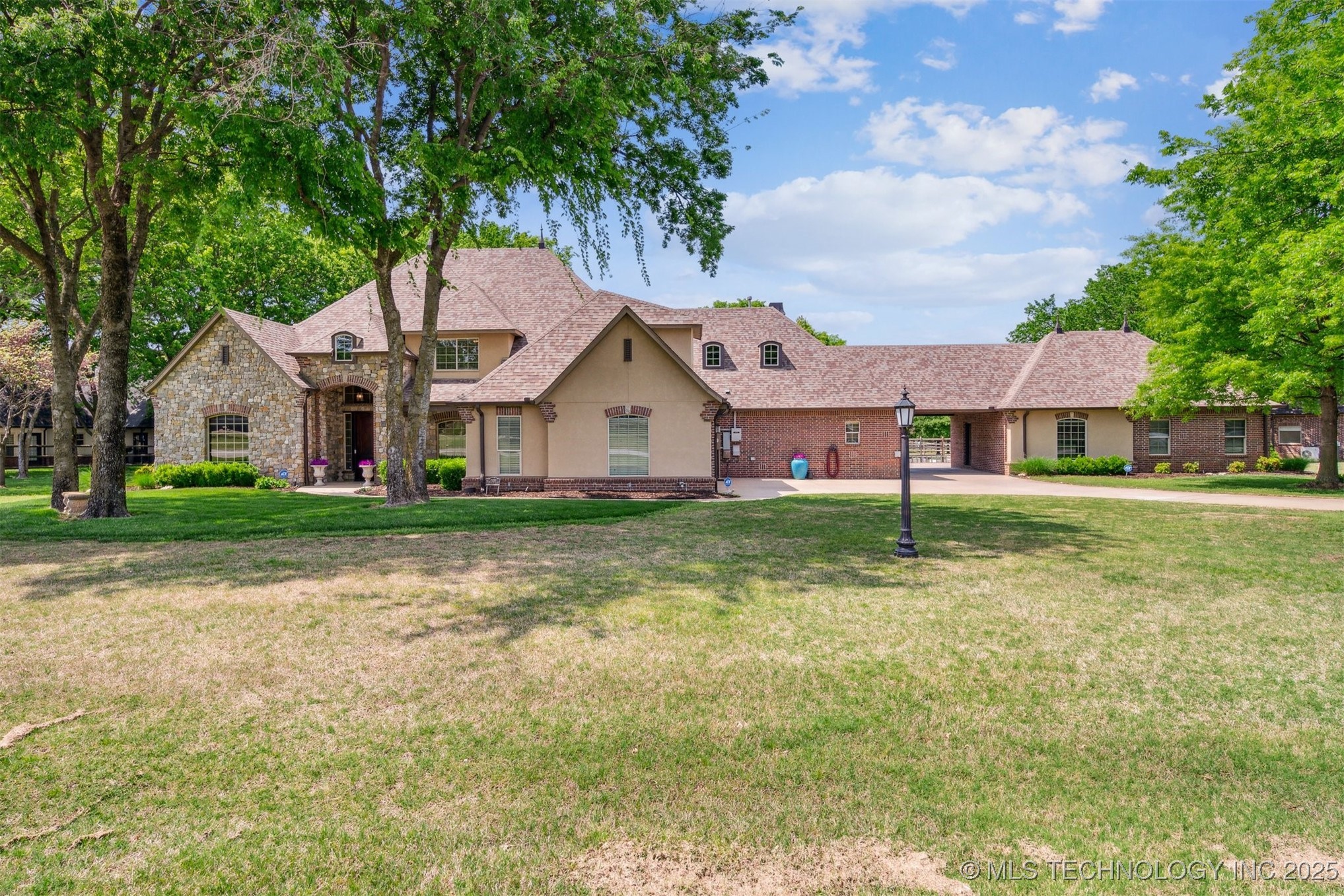 6922 Hackberry Ridge Property Photo 1