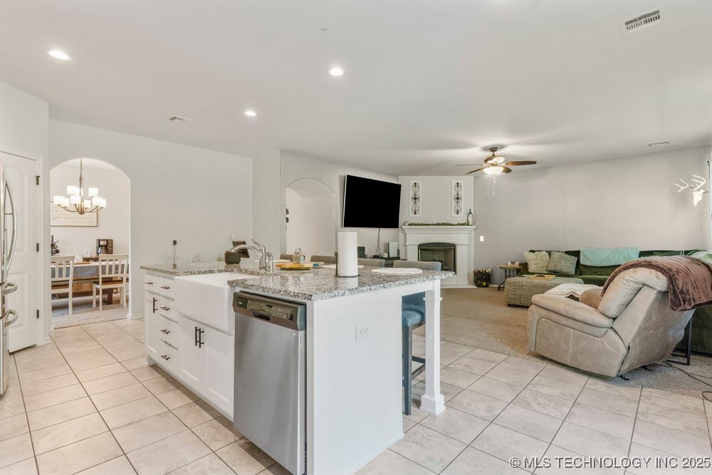 7305 S Walnut Avenue Property Photo 12