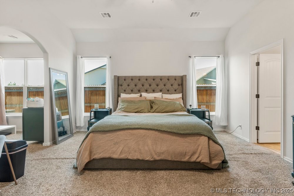 7305 S Walnut Avenue Property Photo 16