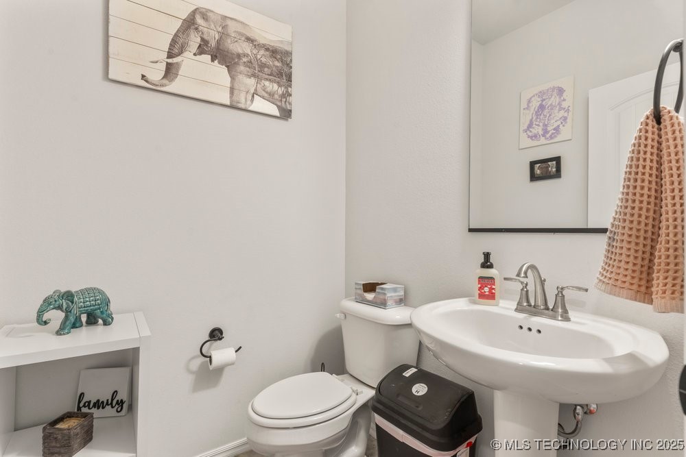 7305 S Walnut Avenue Property Photo 26