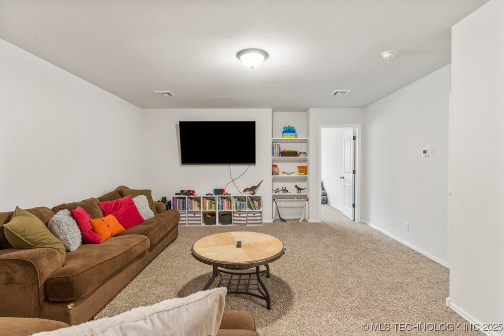 7305 S Walnut Avenue Property Photo 37