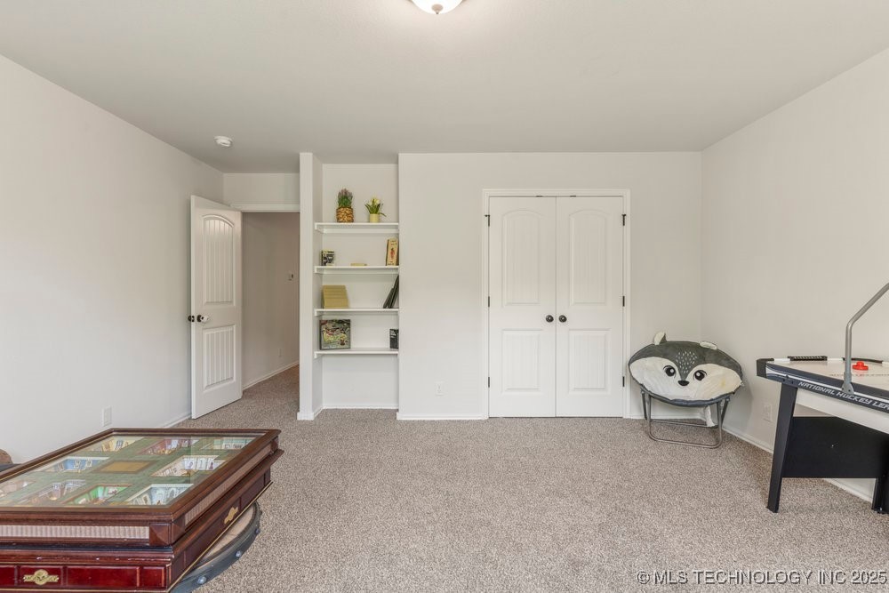 7305 S Walnut Avenue Property Photo 42