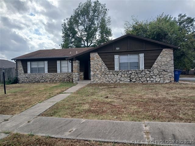 10302 E 26th Street Property Photo