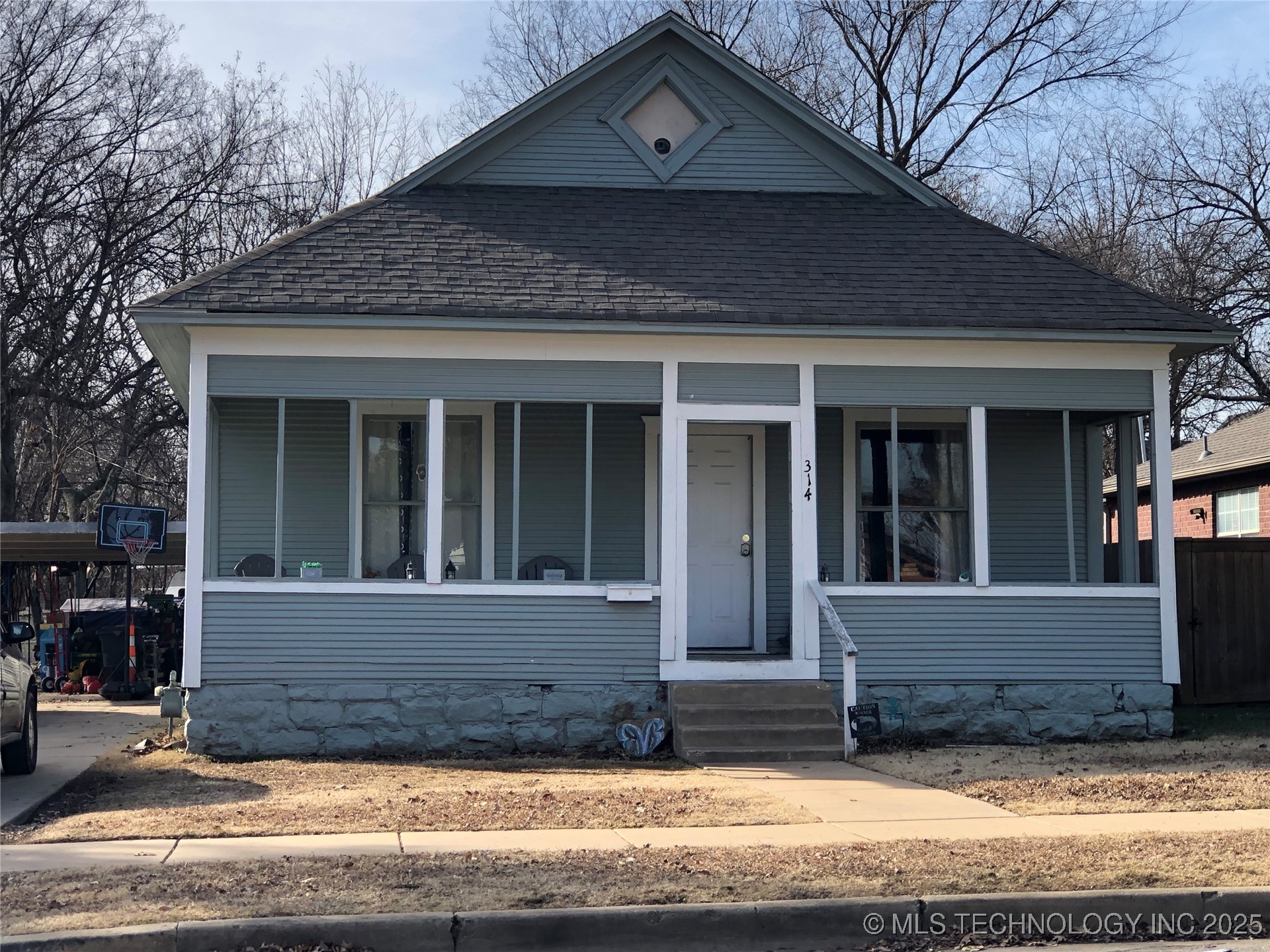 314 S Poplar Street Property Image