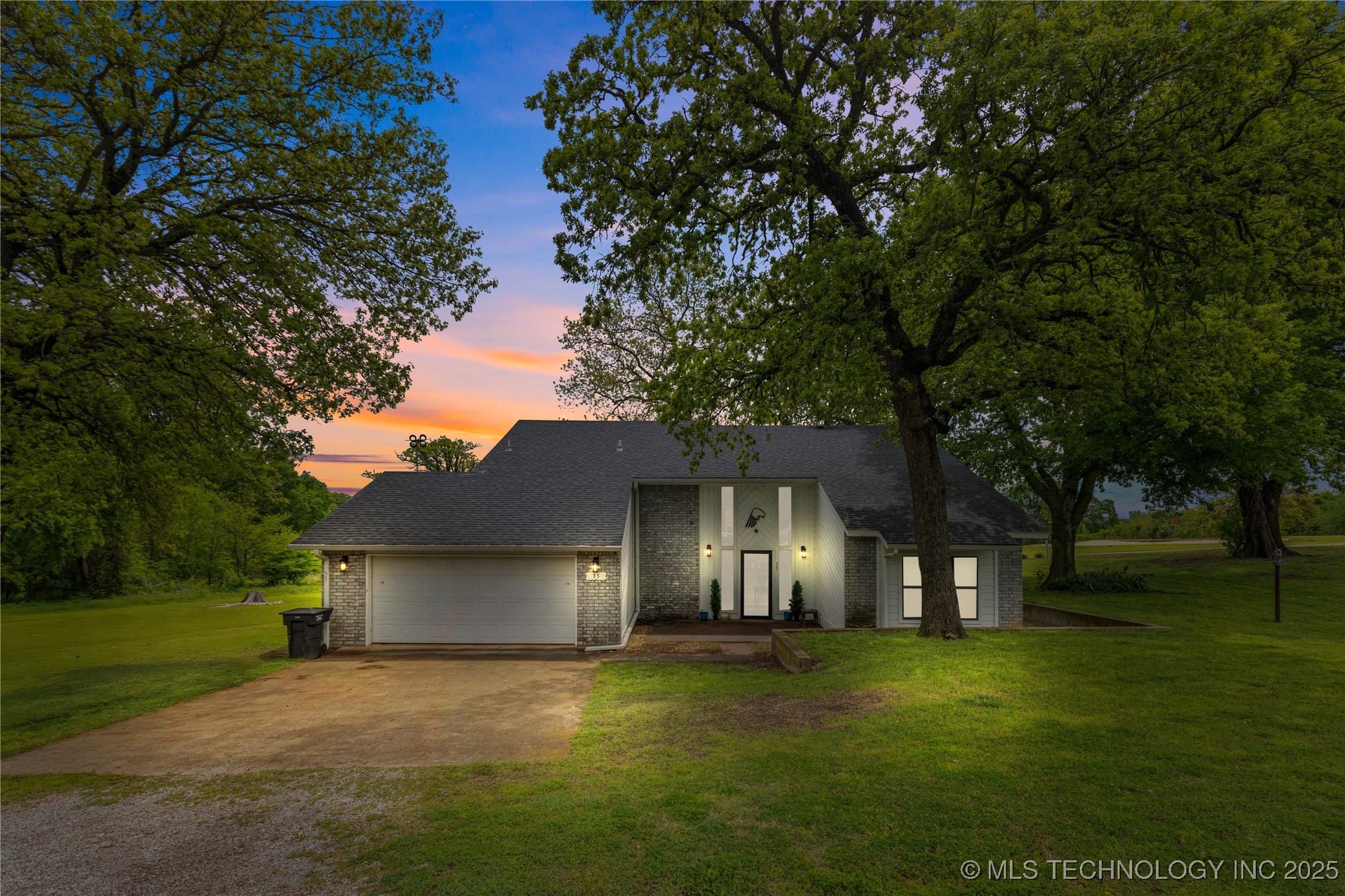 35 Arrowhead Property Photo