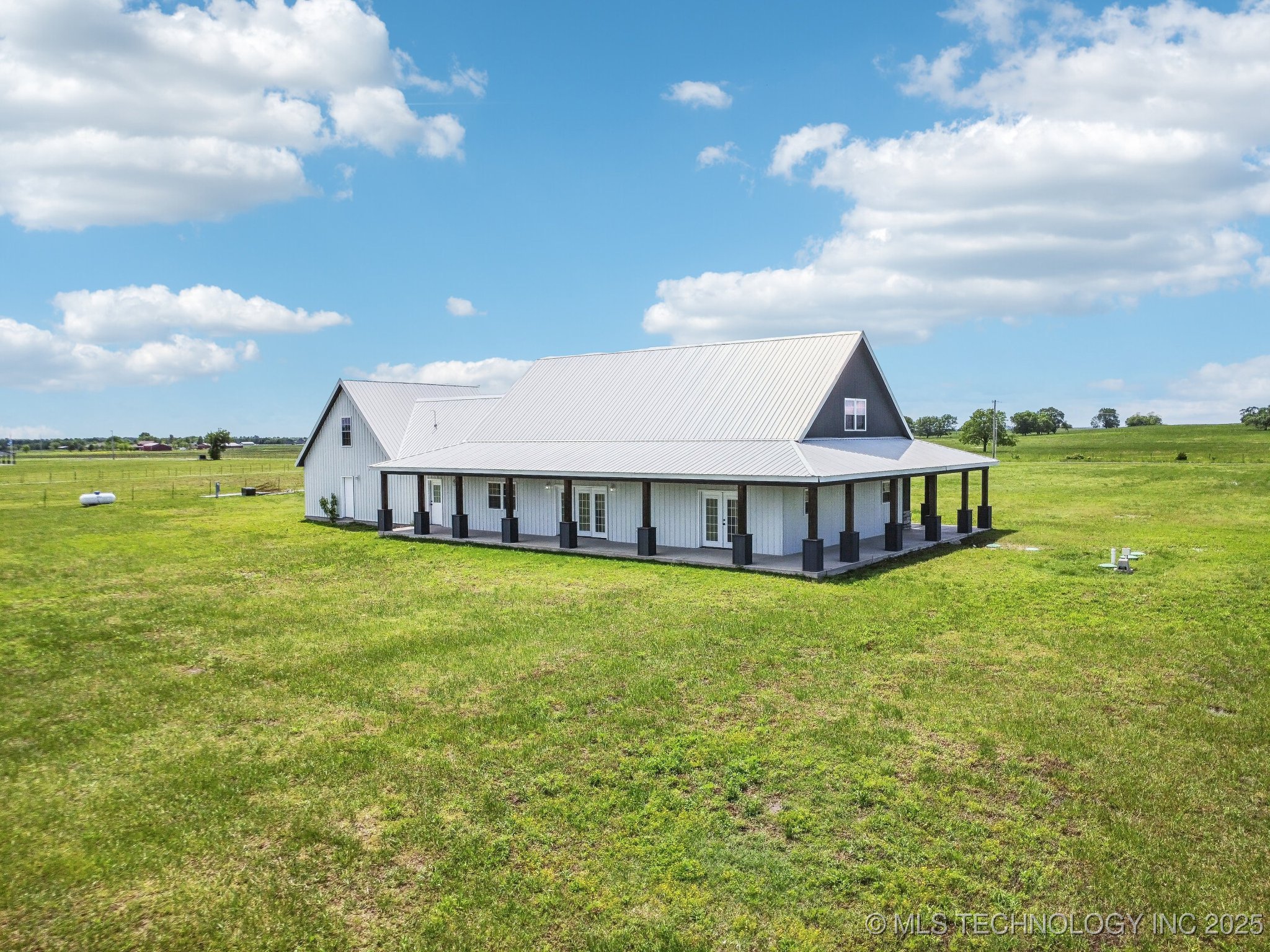 2624 N 434 Property Photo 5