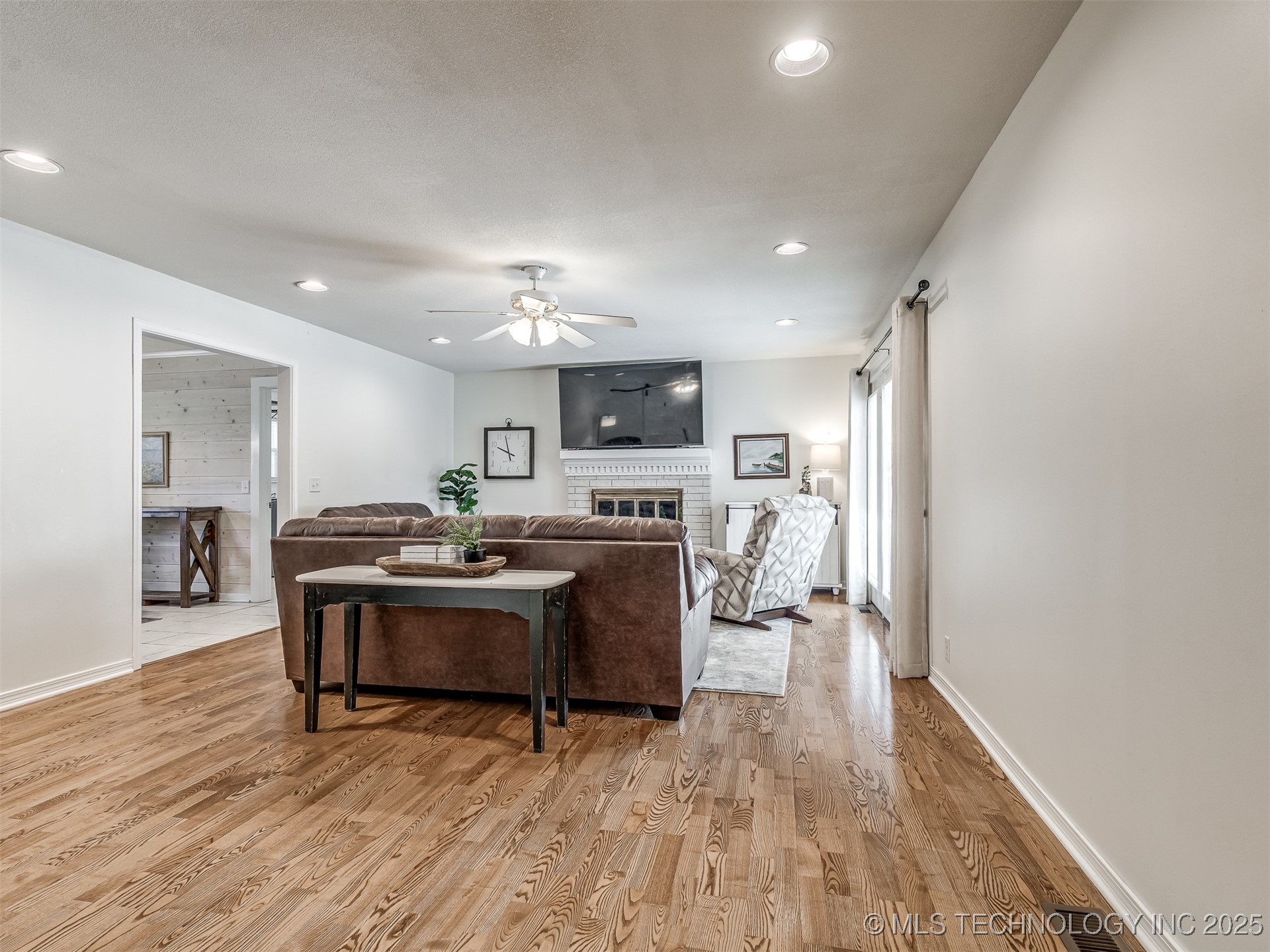 406 Fairway Drive Property Photo 4