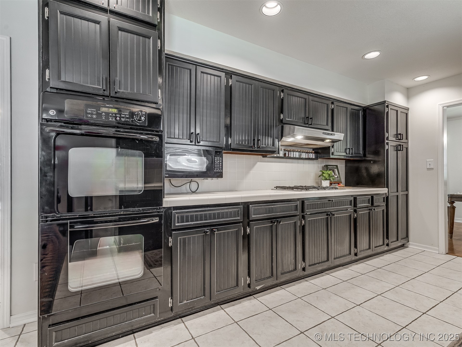 406 Fairway Drive Property Photo 13