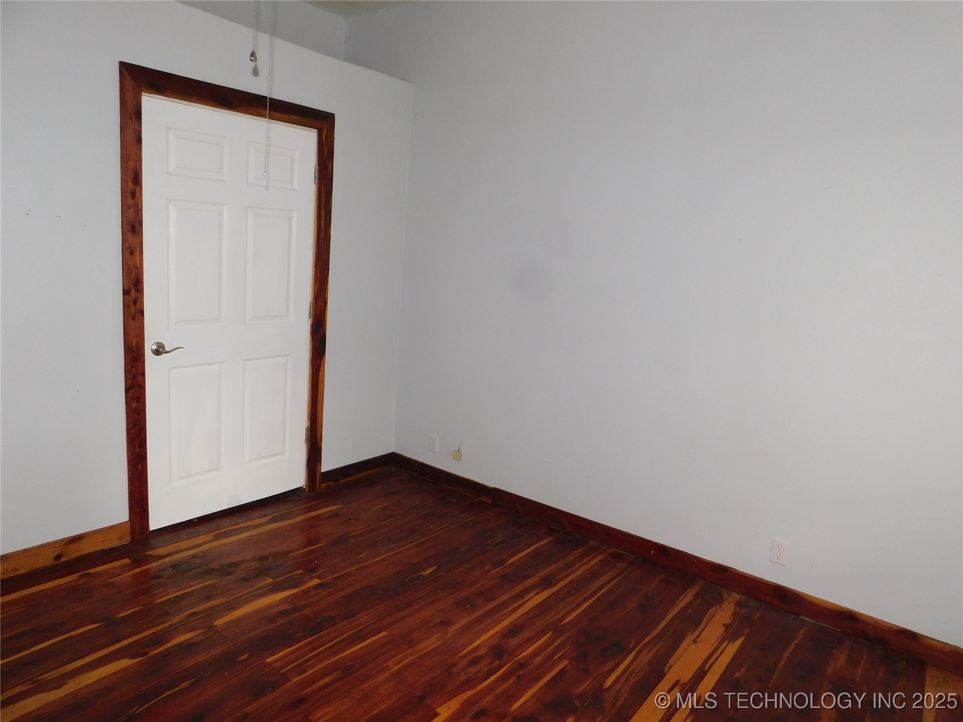 122 N Davis Avenue Property Photo 5