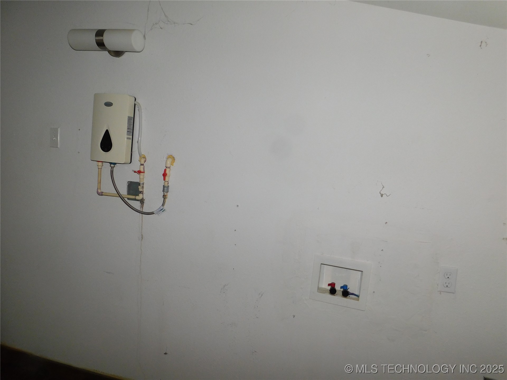122 N Davis Avenue Property Photo 11