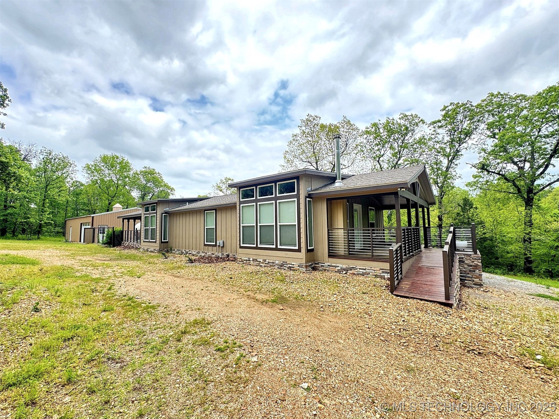 8321 N 387 Road Property Photo