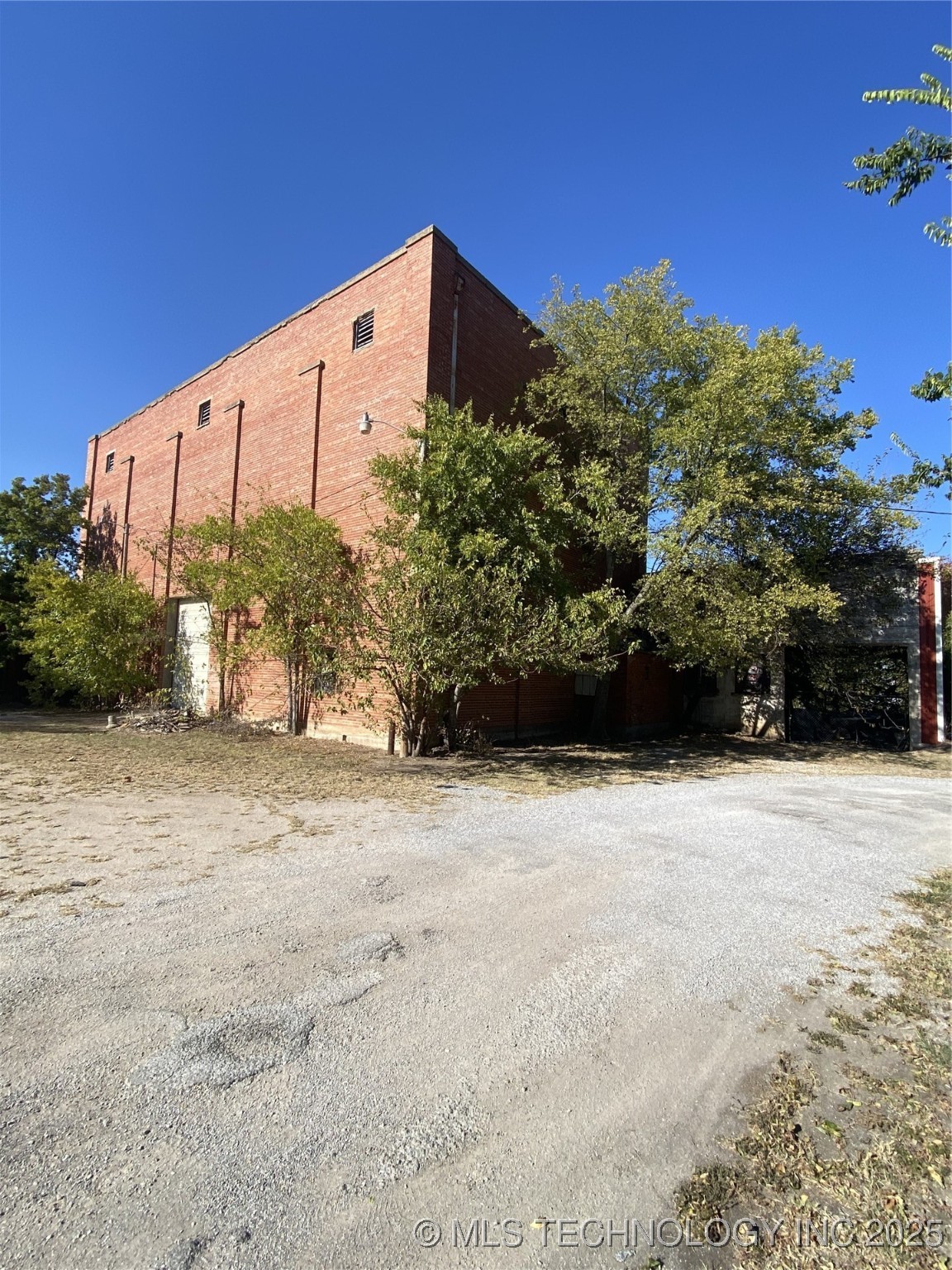 305 B Se Property Photo