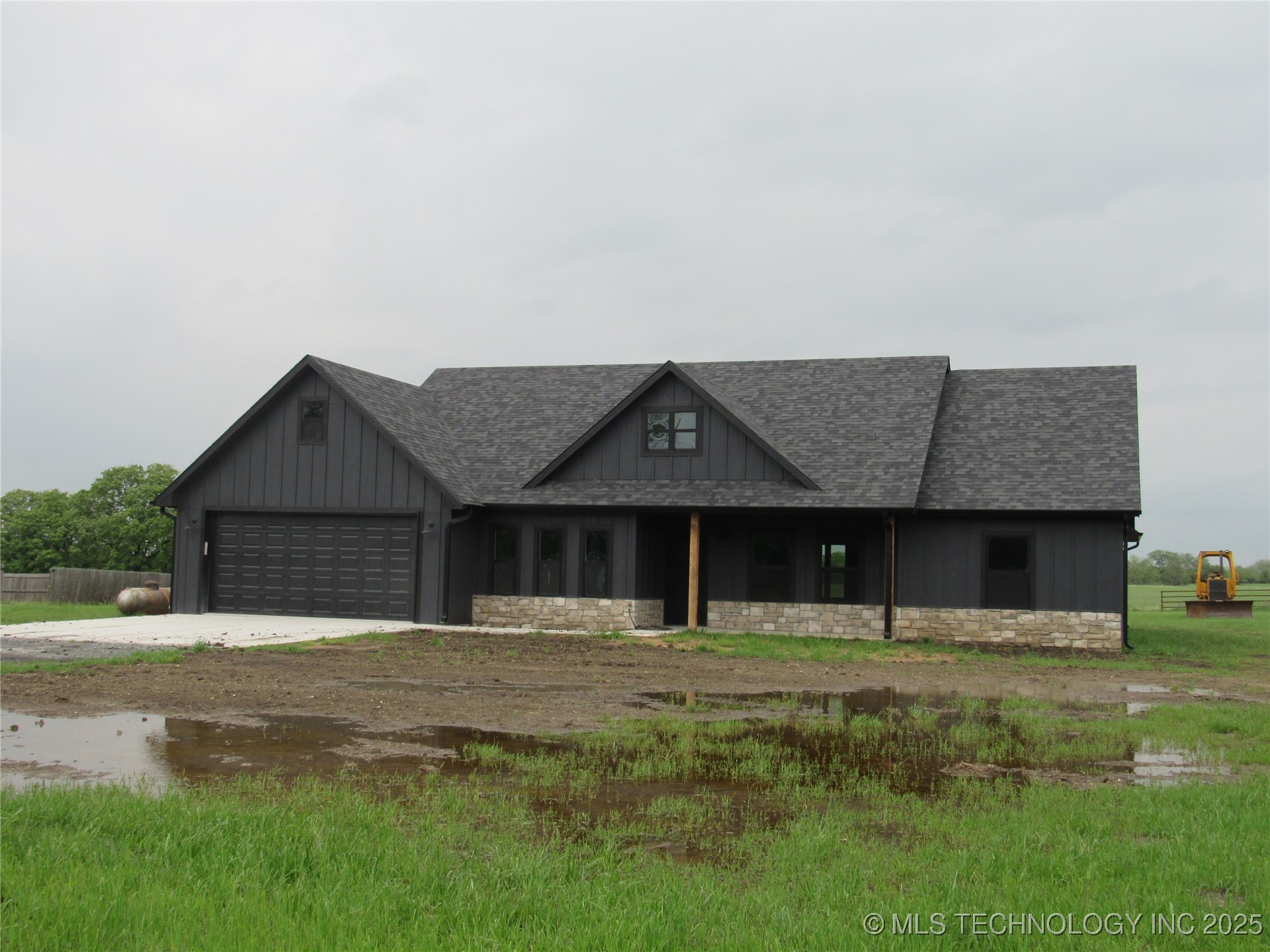 10400 County Road 1510 Property Photo