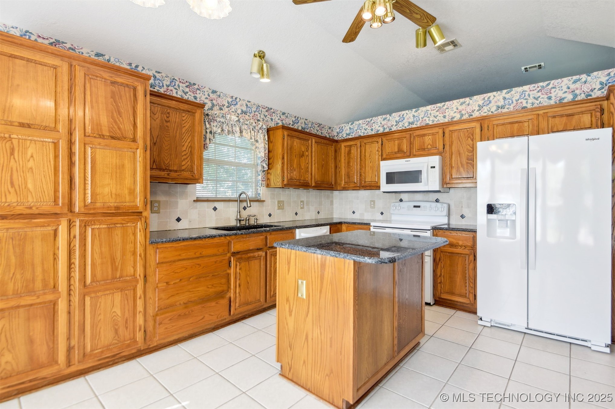 10716 S 83rd East Avenue Property Photo 8