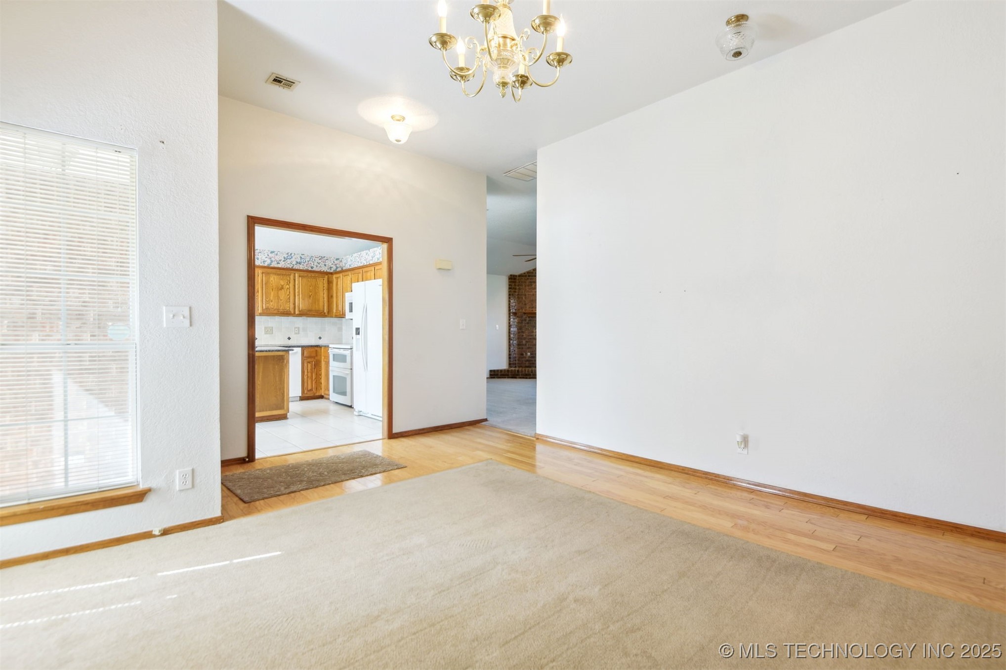 10716 S 83rd East Avenue Property Photo 11