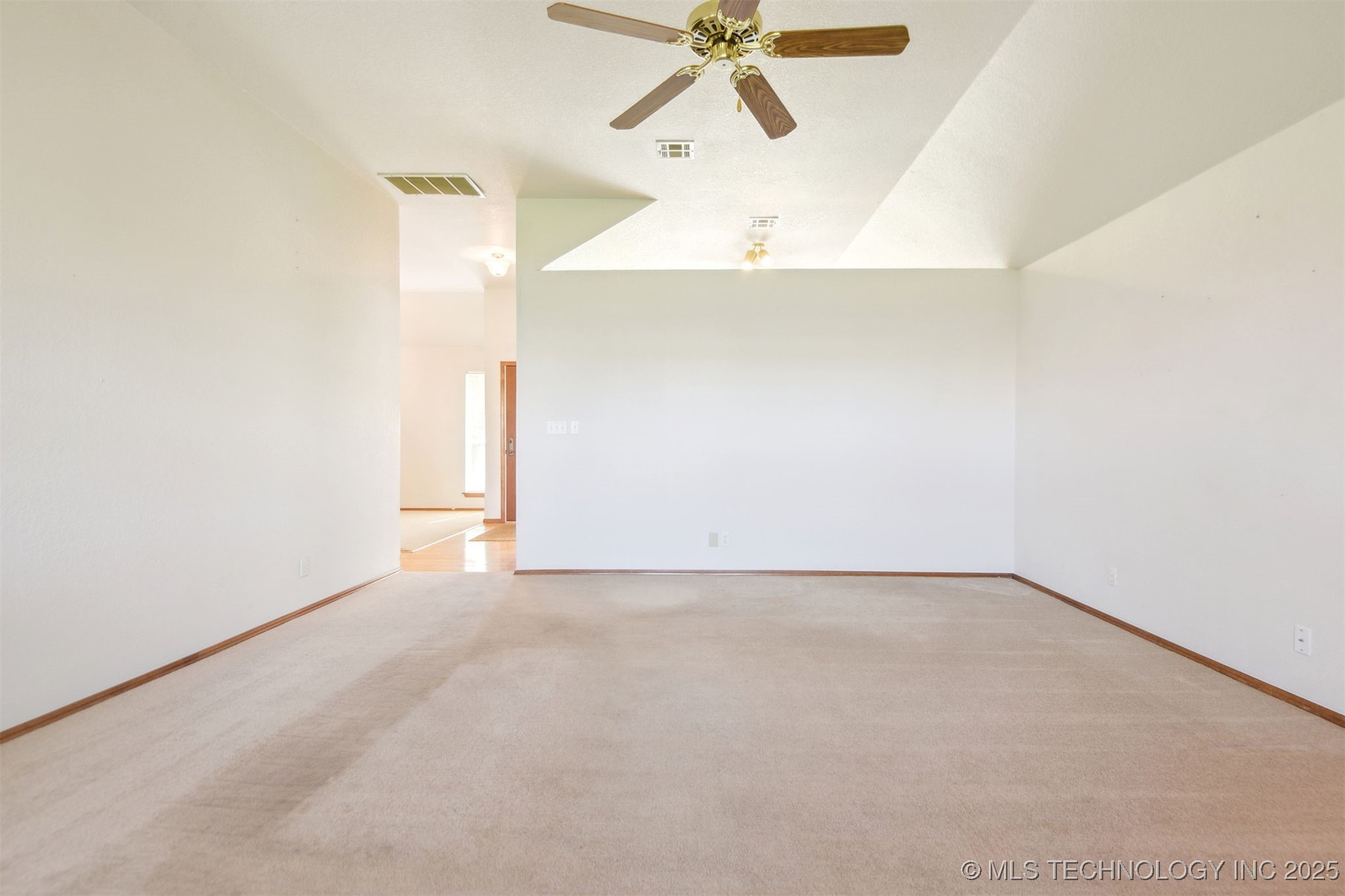10716 S 83rd East Avenue Property Photo 15