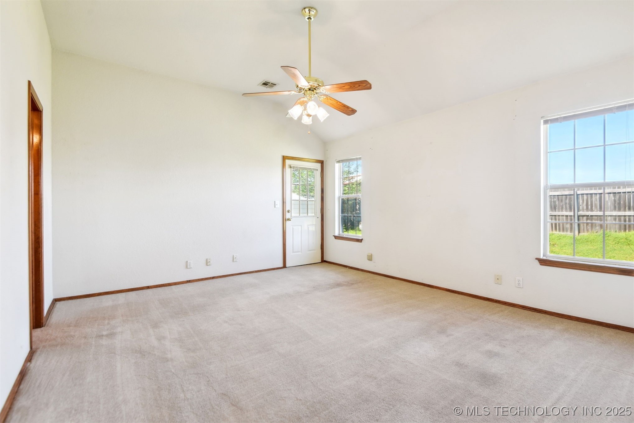 10716 S 83rd East Avenue Property Photo 16