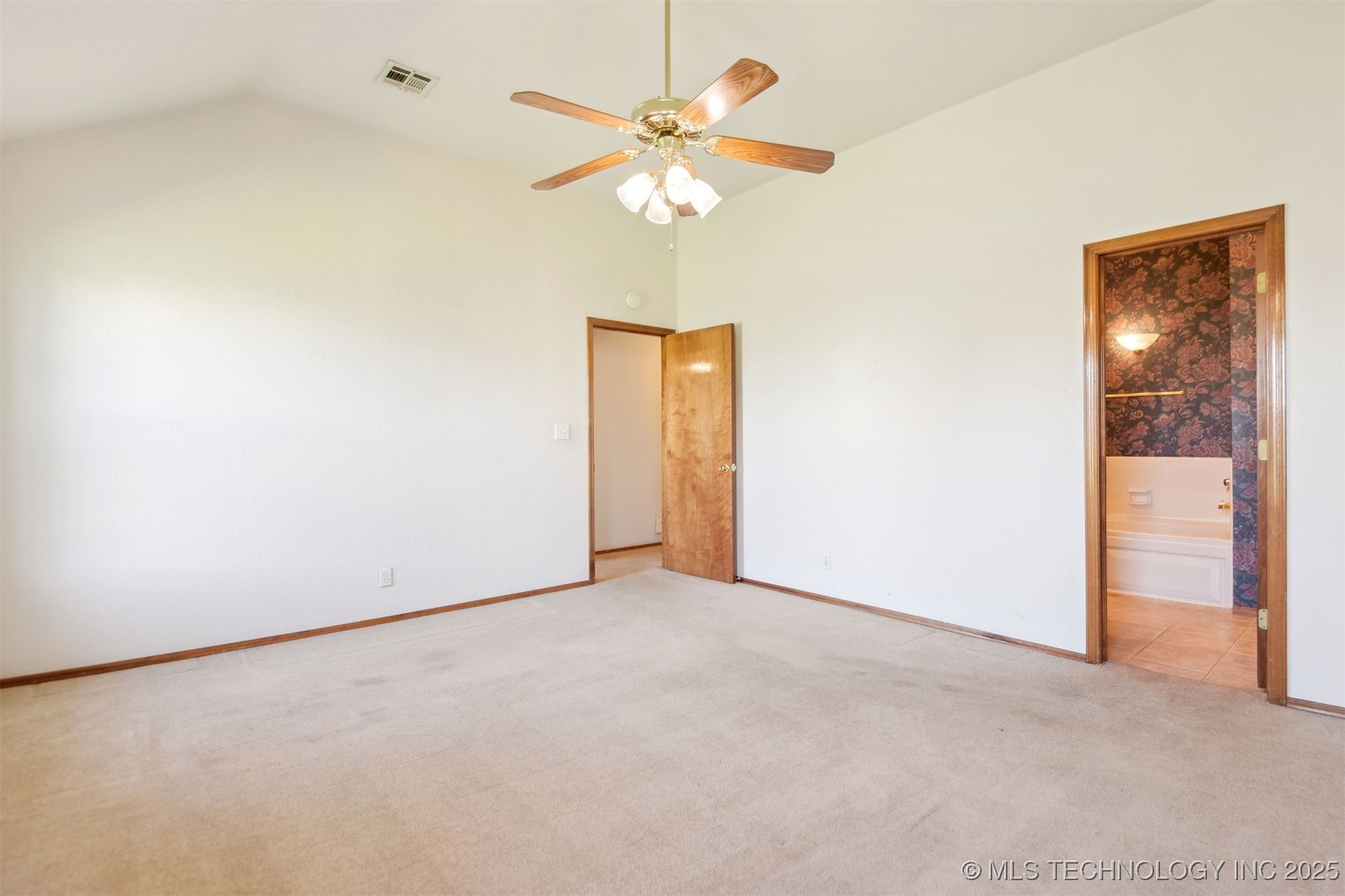 10716 S 83rd East Avenue Property Photo 17