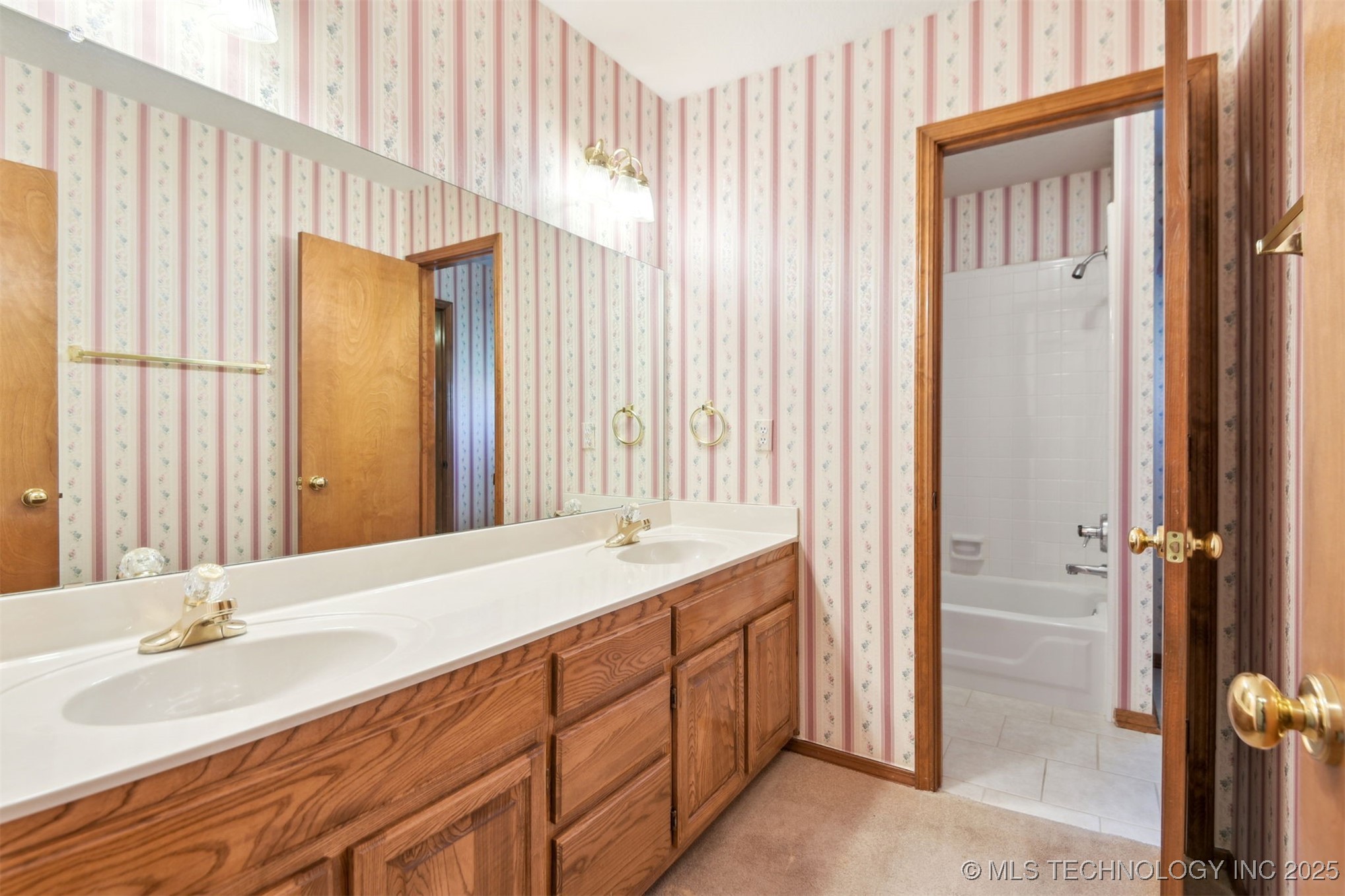 10716 S 83rd East Avenue Property Photo 24