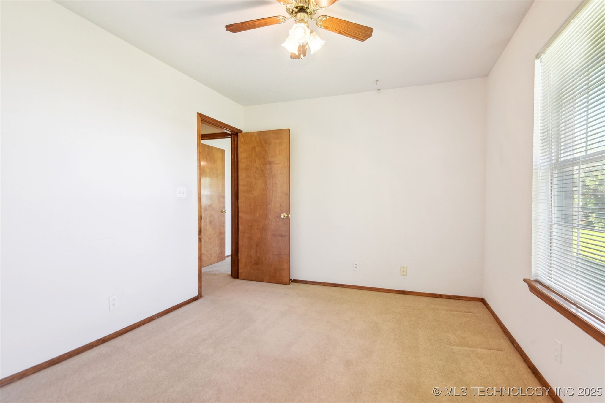 10716 S 83rd East Avenue Property Photo 27