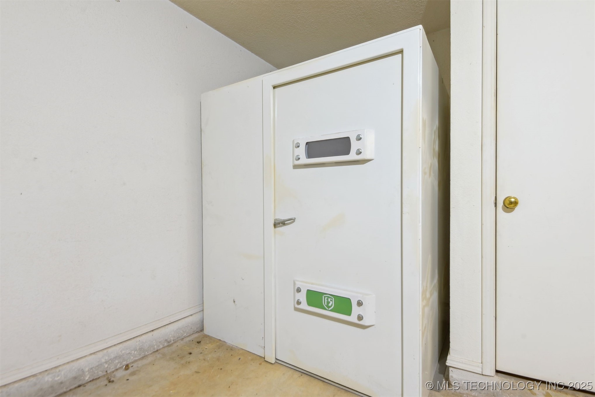 10716 S 83rd East Avenue Property Photo 31
