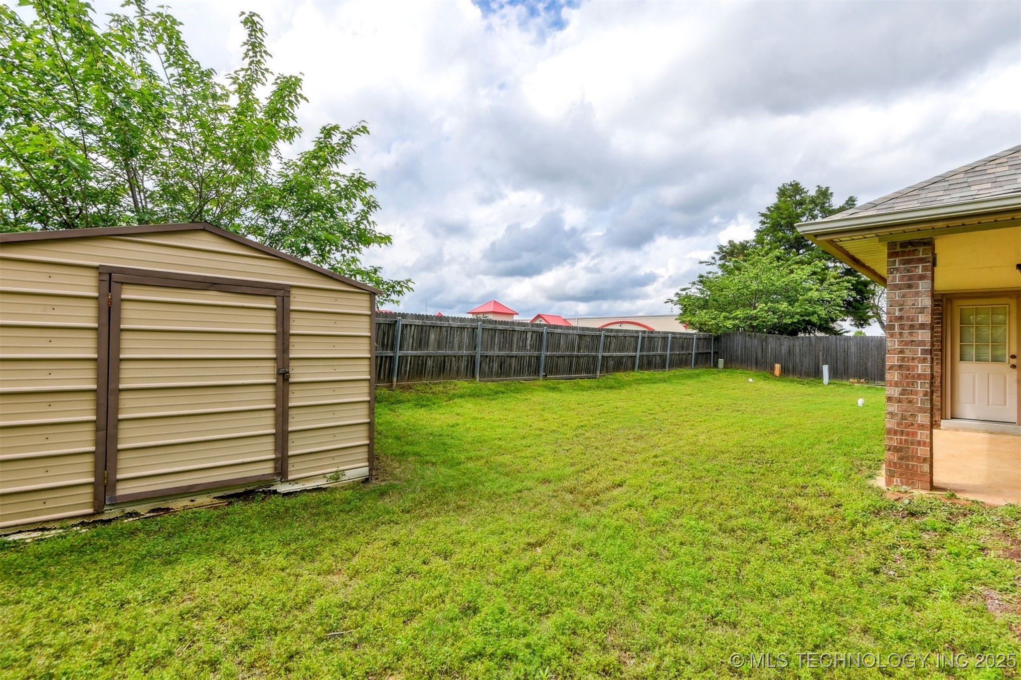 10716 S 83rd East Avenue Property Photo 34
