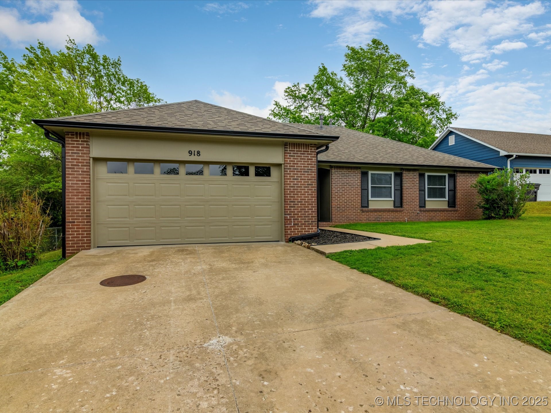 918 Macklyn Lane Property Photo