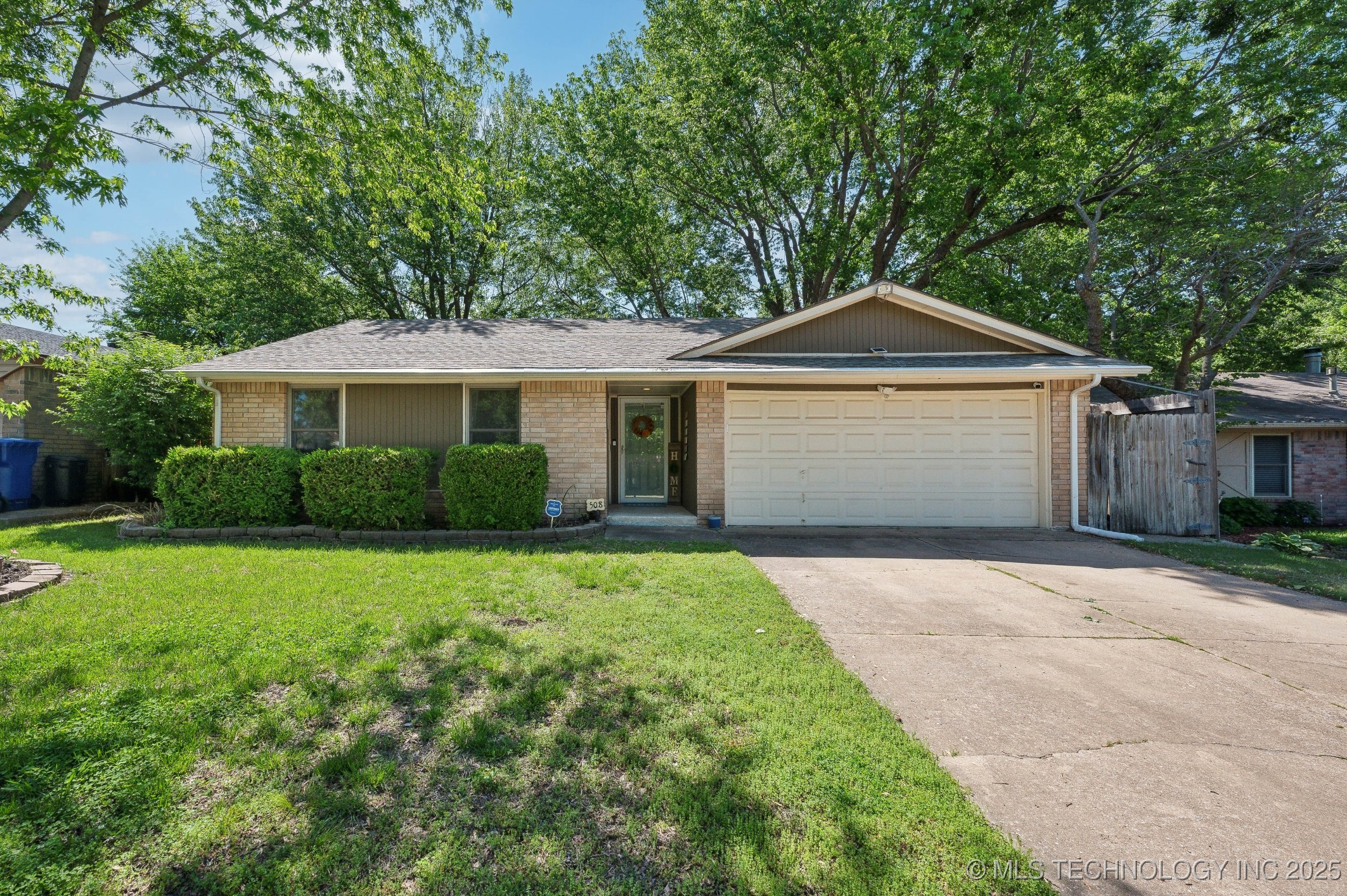 508 S Redbud Avenue Property Photo