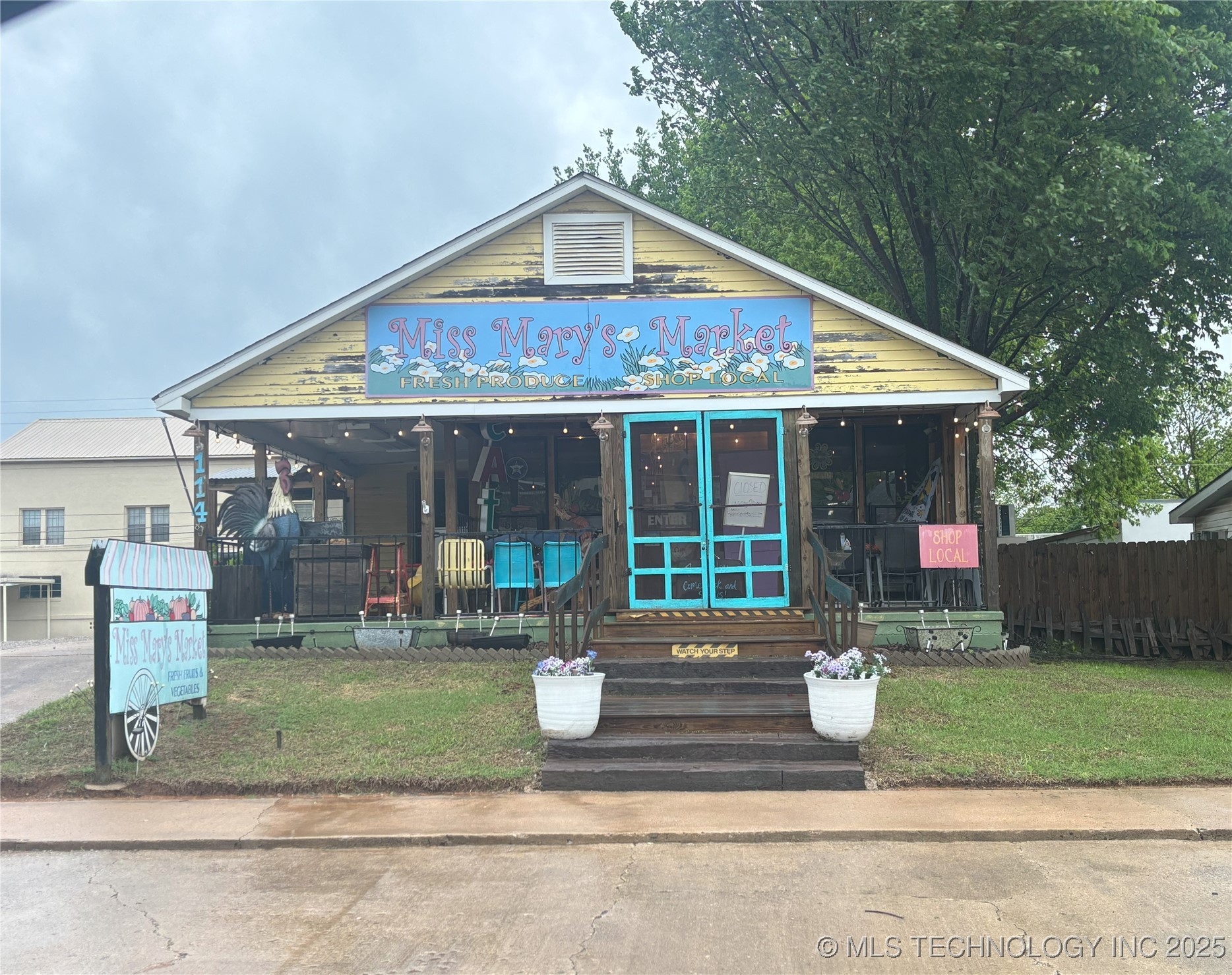 114 W 8th Street Property Photo