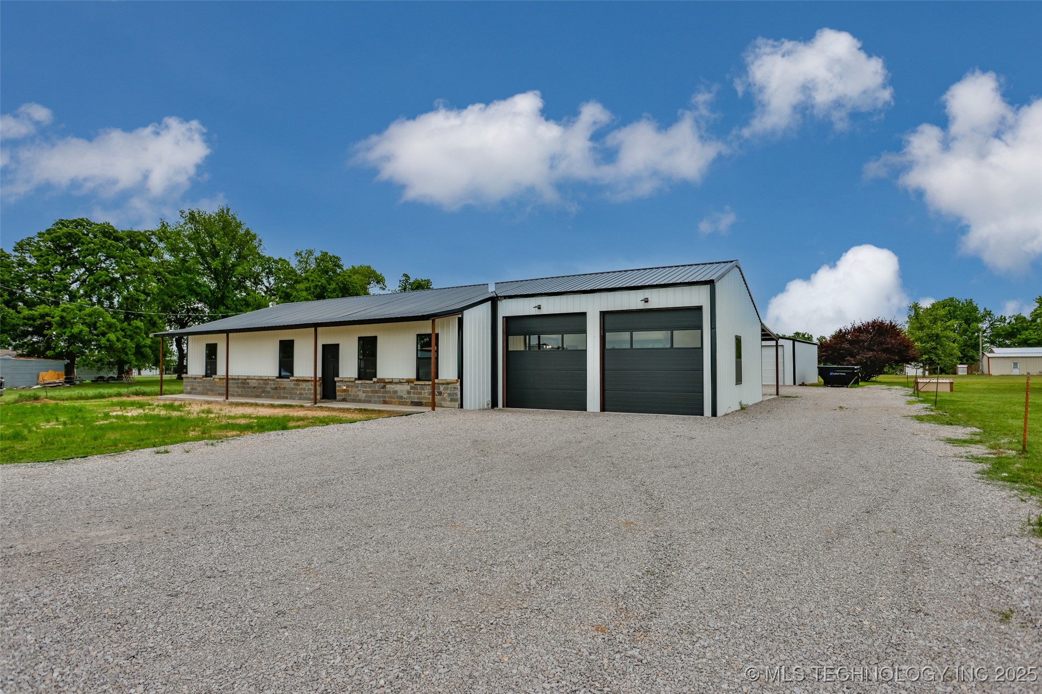 11053 Hutchins Addition Property Photo