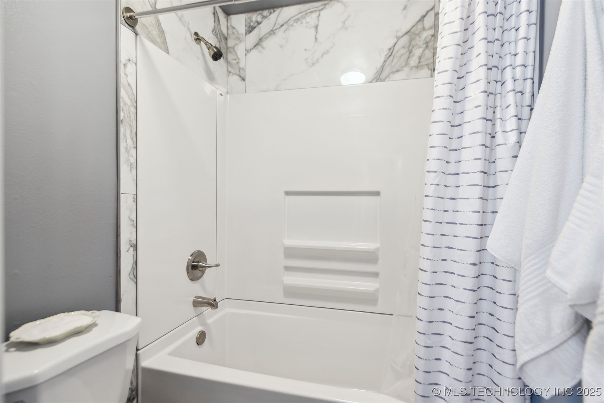 6727 S Richmond Avenue 632 Property Photo 15