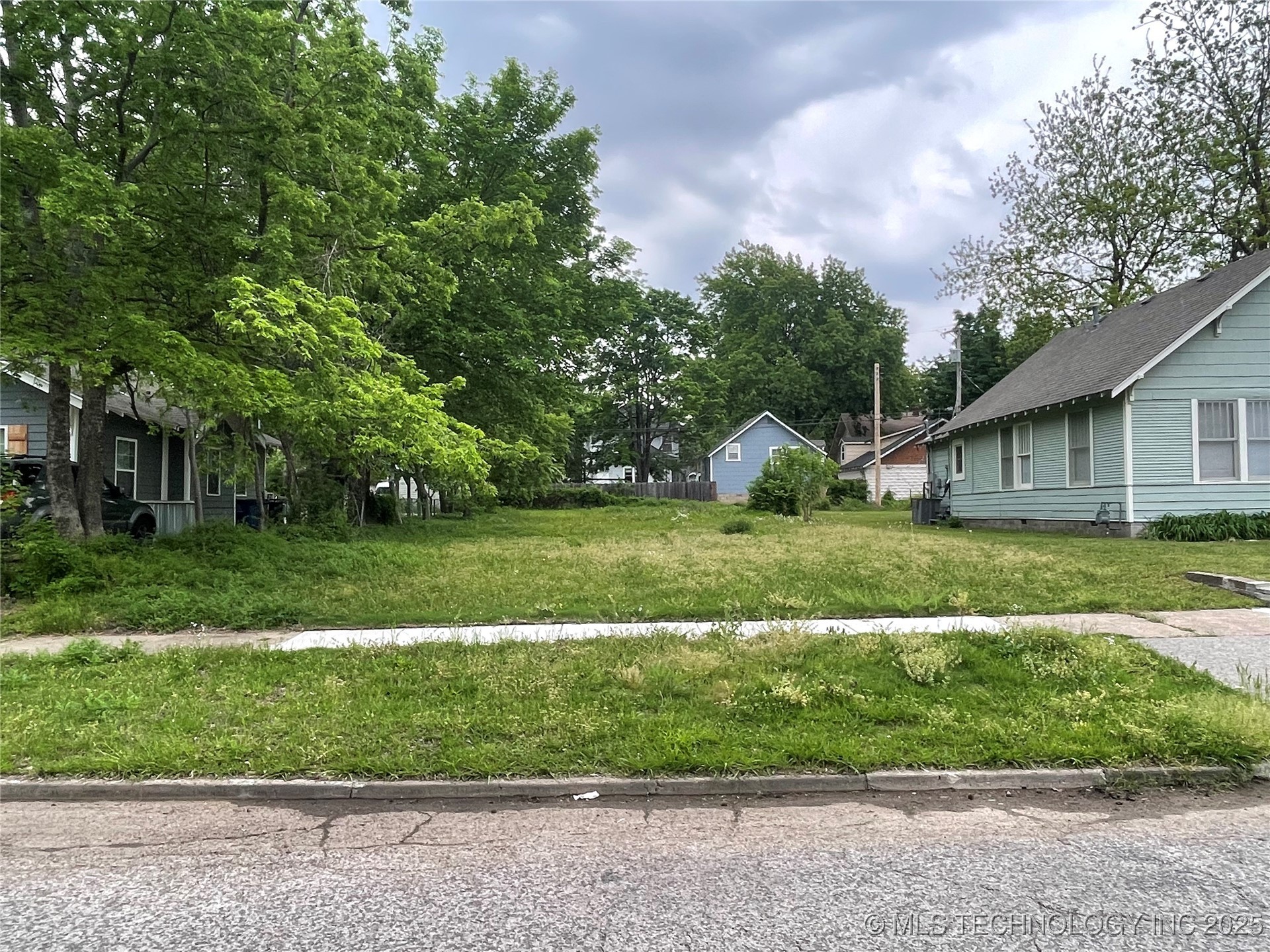 511 S Wheeling Avenue Property Photo