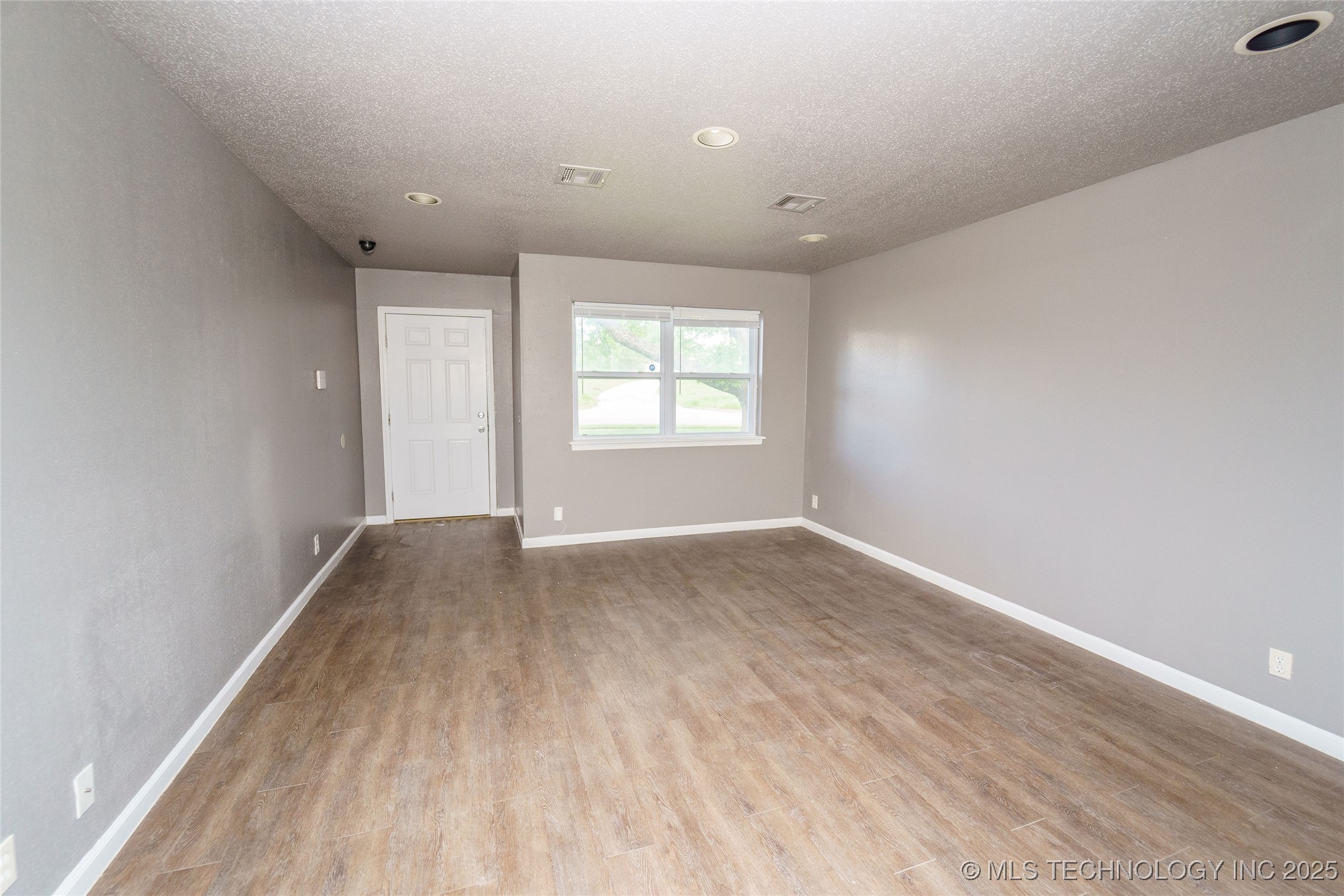 1160 S 124th East Avenue Property Photo 4