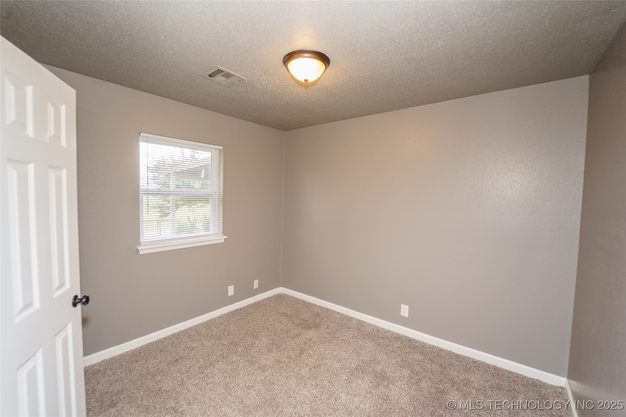 1160 S 124th East Avenue Property Photo 10