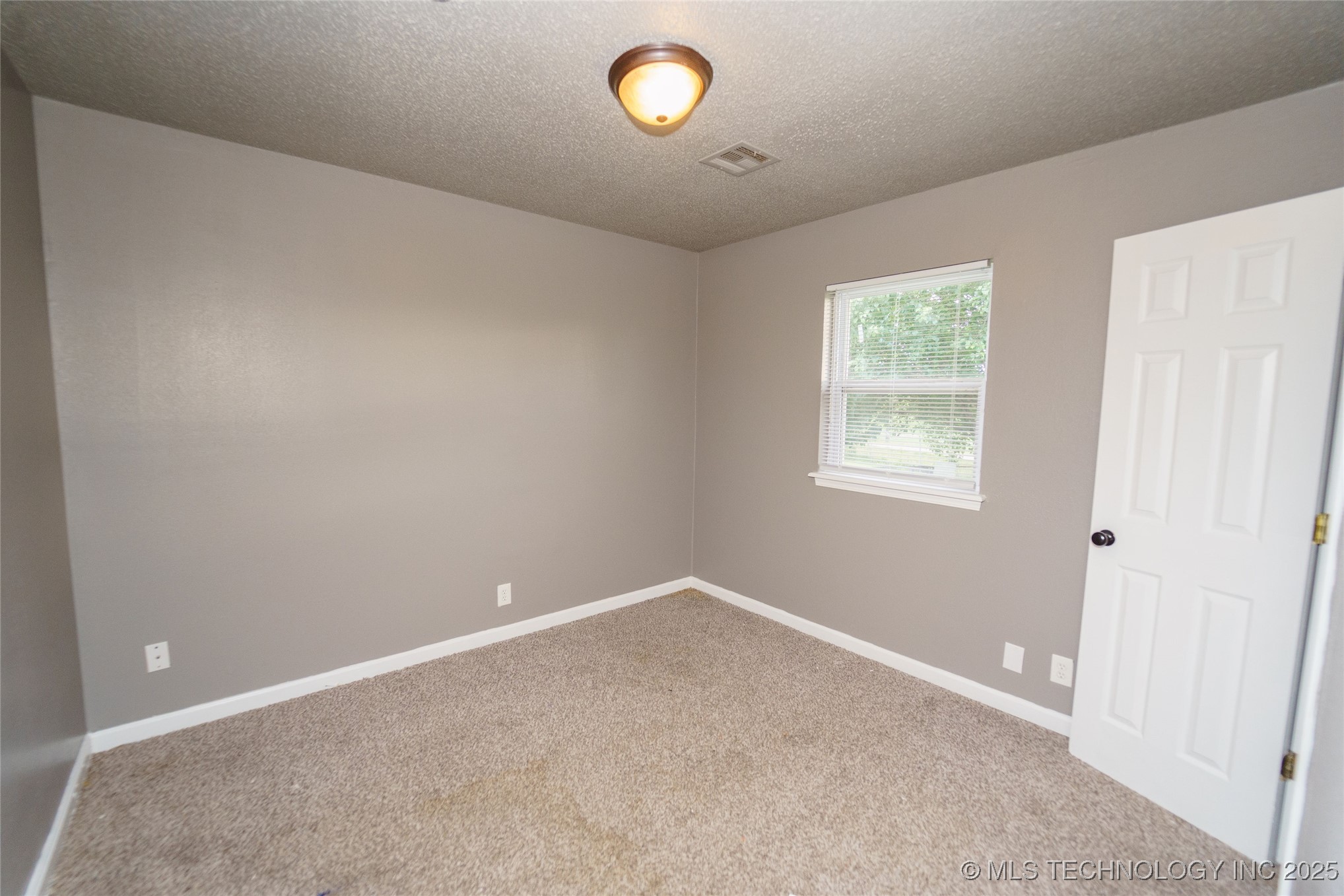 1160 S 124th East Avenue Property Photo 11
